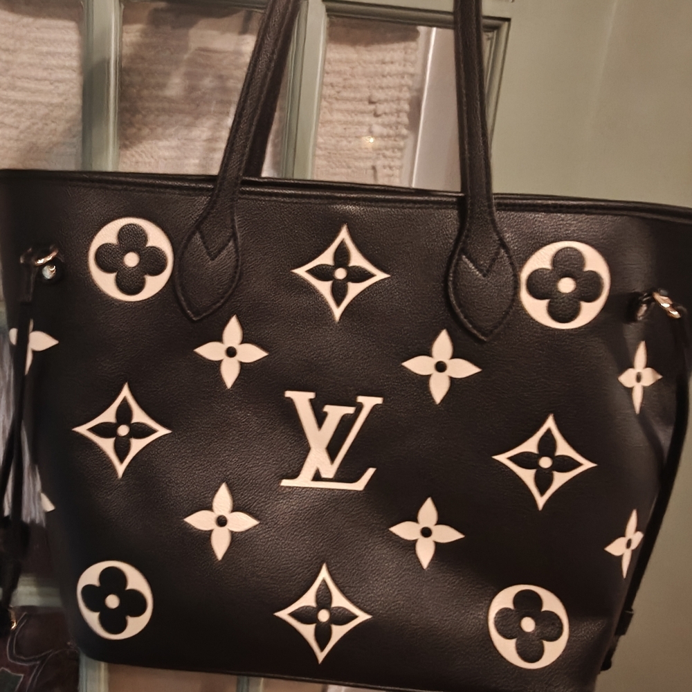For Steph.......Classy FASHION Tote. New - Picture 11 of 14
